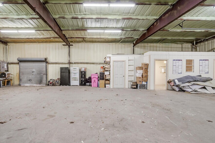 More Photos Of 4140 Mansfield Hwy, Forest Hill Warehouse For Sale