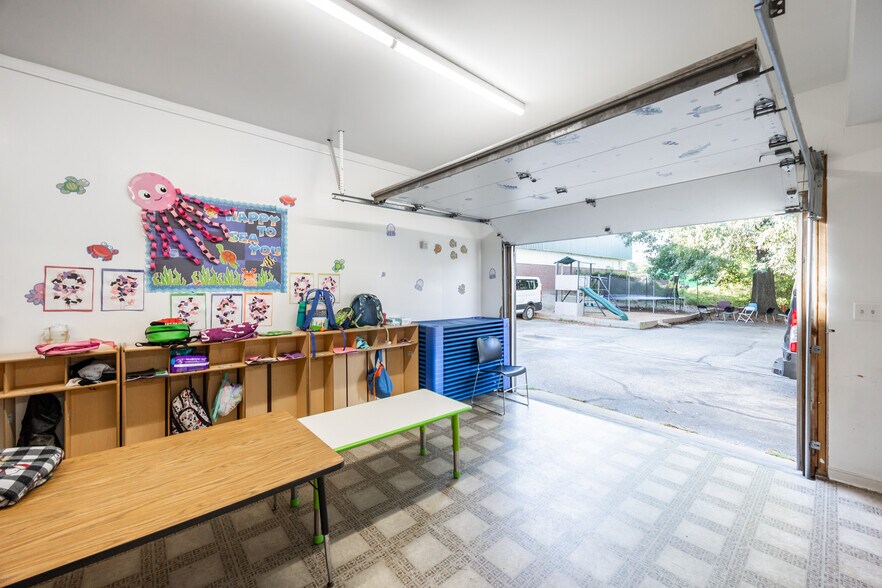 More Photos Of 5717 Midlothian Tpke, Richmond Office For Sale