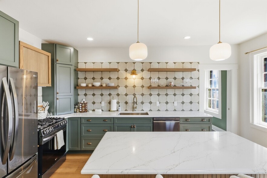 More Photos Of 25 S Main St, Pittsford Freestanding For Sale