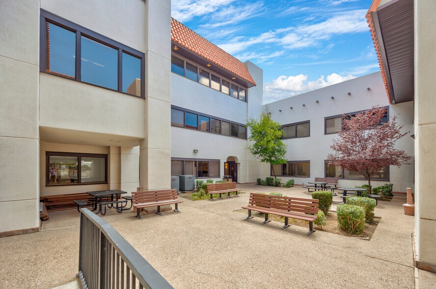 More Photos Of 7500 Viscount Blvd, El Paso Medical For Lease