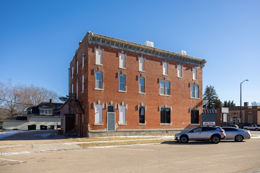 More Photos Of 1525 16th St, Central City General Retail For Sale