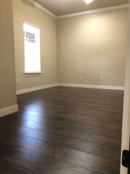 More Photos Of 1400 W Mayfield Rd, Arlington Loft Creative Space For Sale