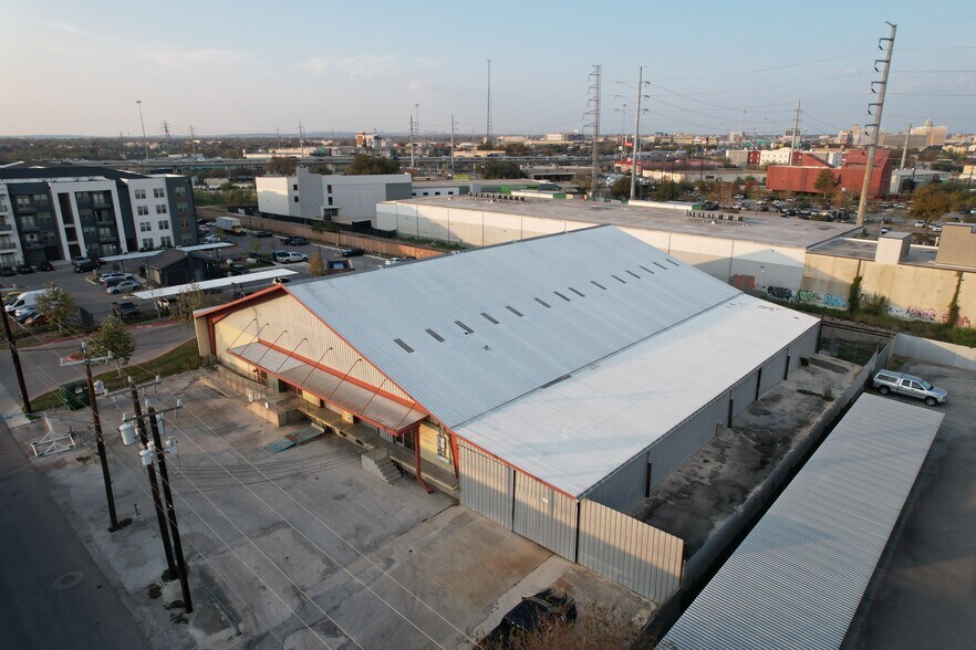 More Photos Of 319 W Peden, San Antonio Distribution For Sale