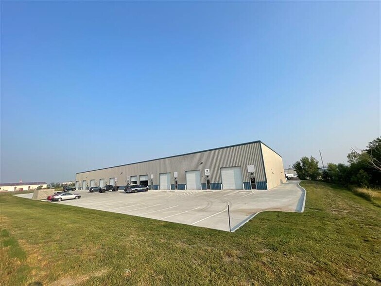 More Photos Of 7480 N 56th St, Lincoln Warehouse For Lease