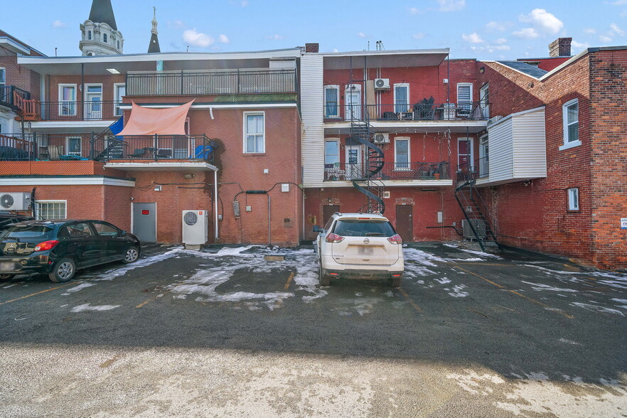 More Photos Of 301-311 St De L'église, Montréal Storefront Retail Office For Sale