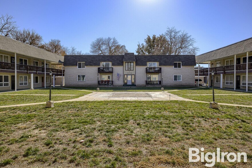 More Photos Of 633 E 10th St, York Apartments For Sale