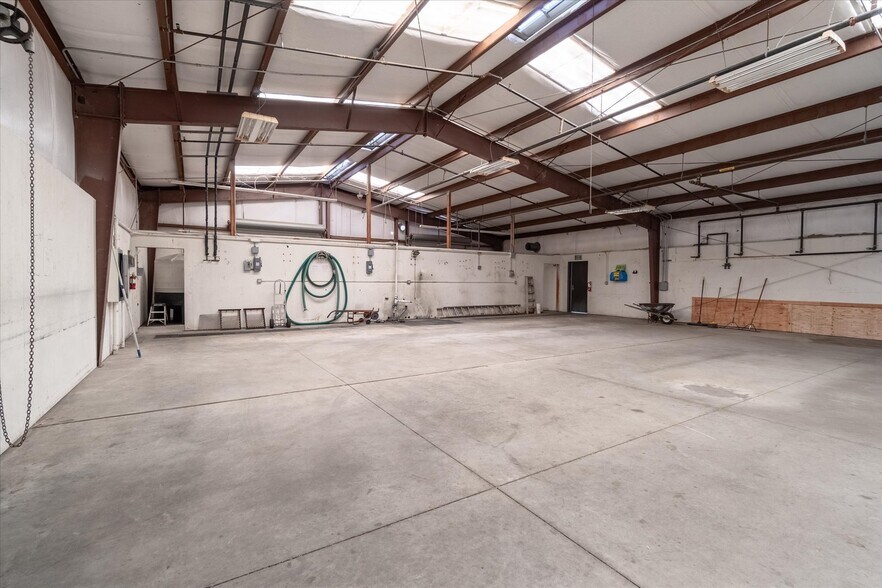 More Photos Of 320 George Reed Dr, San Andreas Manufacturing For Sale