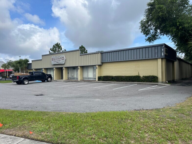 More Photos Of 5585 University Blvd W, Jacksonville Storefront Retail Office For Sale