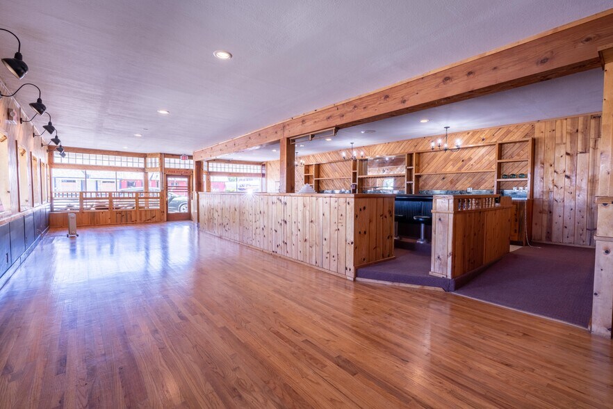 More Photos Of 267 W Sixth St, Port Orford Storefront Retail Residential For Sale
