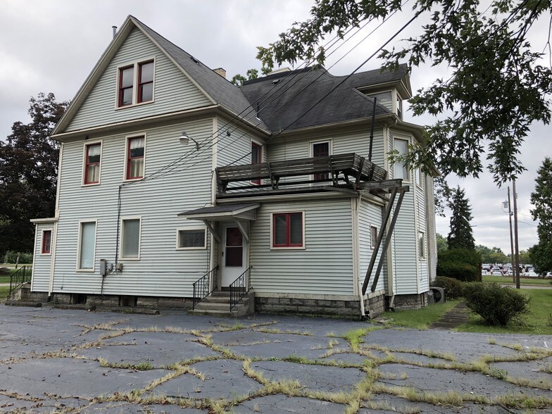 More Photos Of 1451 E Market St, Warren Medical For Sale