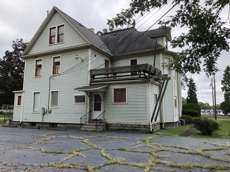 More Photos Of 1451 E Market St, Warren Medical For Sale