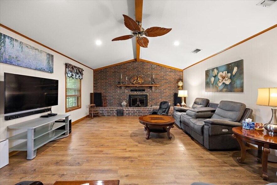 More Photos Of 155 Country Craft Rd, Lufkin Apartments For Sale