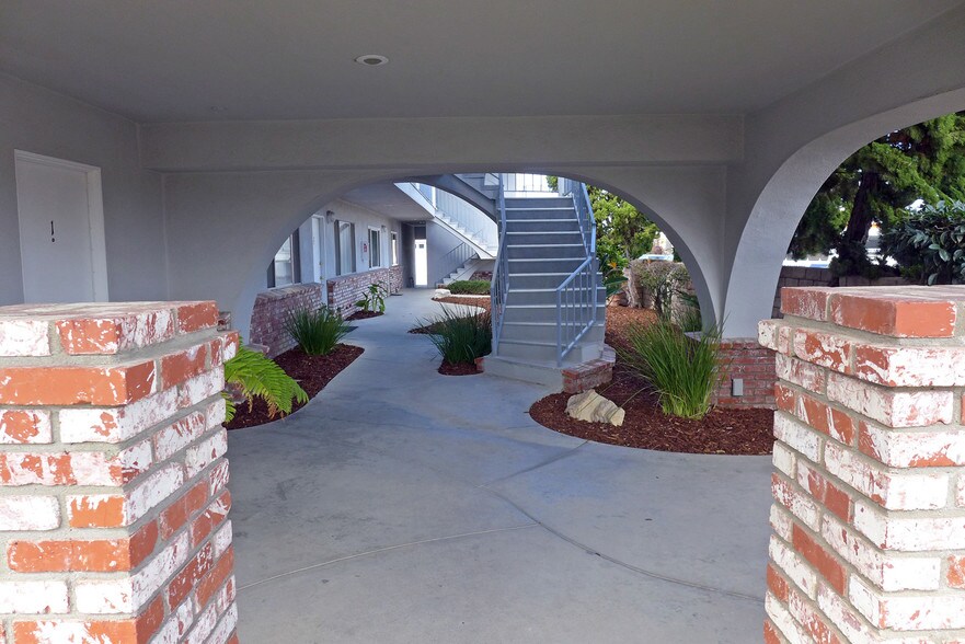 More Photos Of 4903 Nautilus St, Oxnard Apartments For Sale