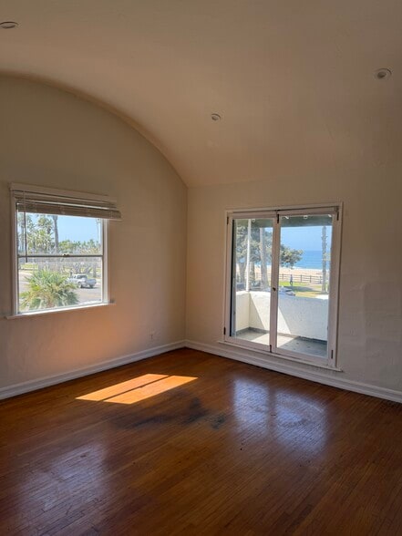 More Photos Of 1337 Ocean Ave, Santa Monica Office For Lease