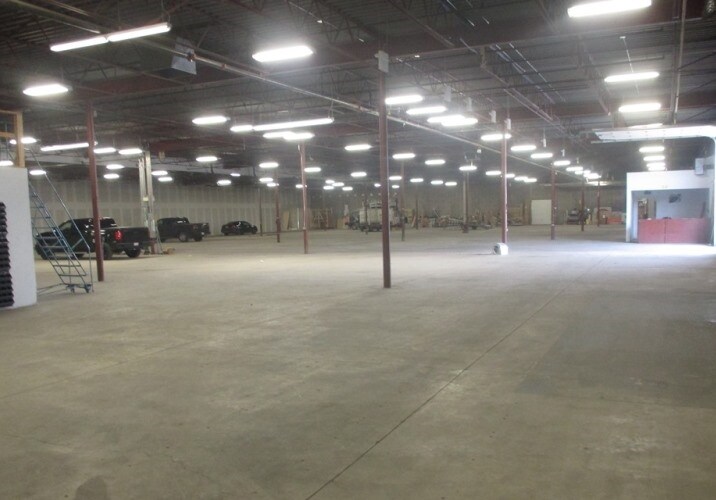 More Photos Of 1324 36th Ave NE, Calgary Warehouse For Sale