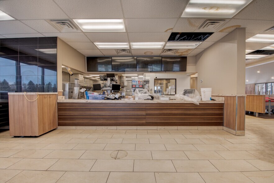 More Photos Of 2209 Circle Dr W, Spirit Lake Fast Food For Lease