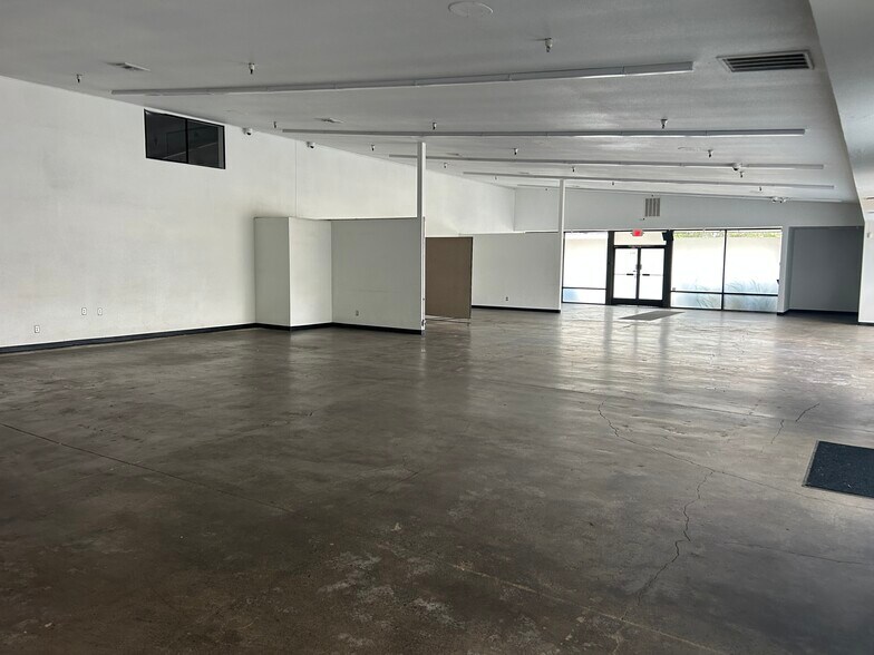 More Photos Of 240 E Todd Rd, Santa Rosa Warehouse For Sale