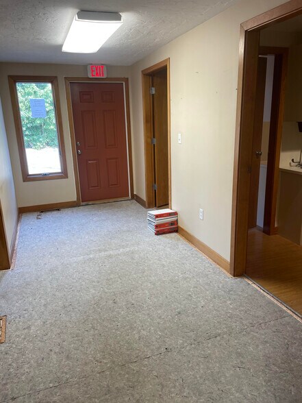 More Photos Of 127 Washington St, Norwell Medical For Lease