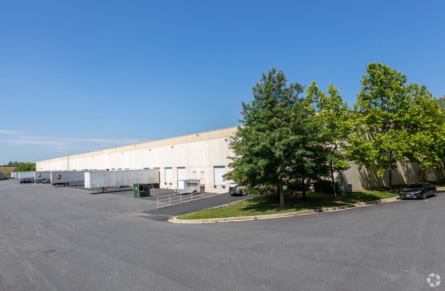 More Photos Of 6200 Days Cove Rd, White Marsh Warehouse For Sale