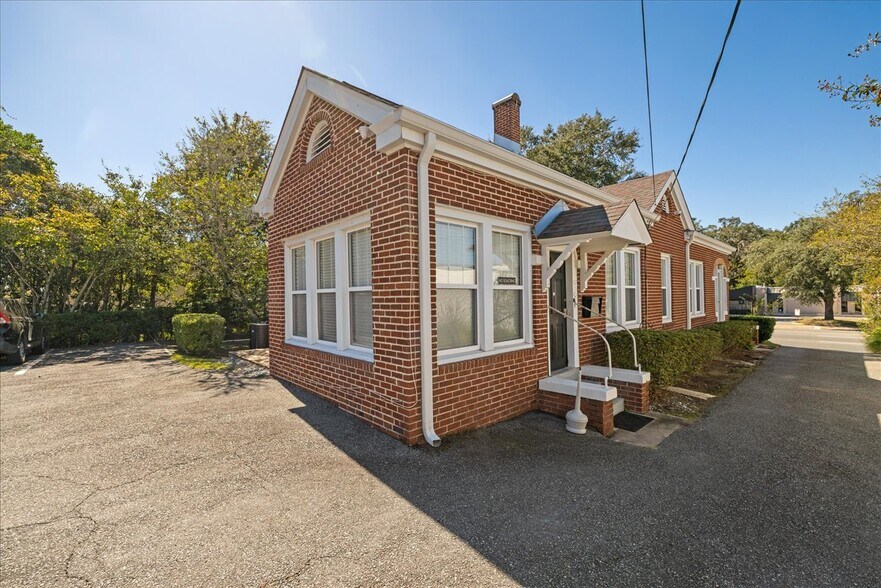 More Photos Of 919 N Monroe St, Tallahassee Freestanding For Lease