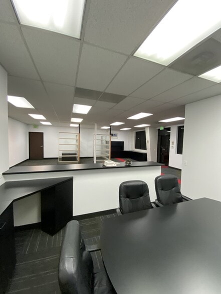 More Photos Of 7081 E 56th Ave, Commerce City Showroom For Lease