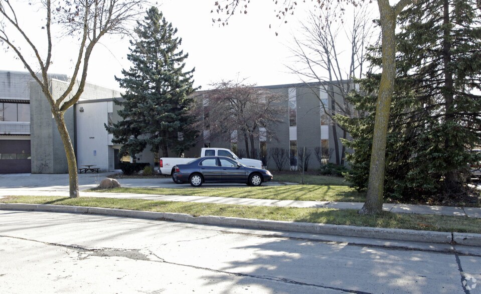 More Photos Of 5700 W Bender Ct, Milwaukee Distribution For Lease