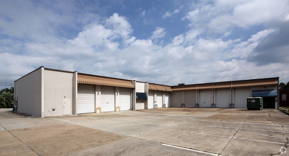 More Photos Of 3747 Government Blvd, Mobile Flex For Lease