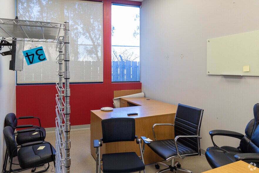 More Photos Of 35 E Blancke St, Linden Medical For Lease