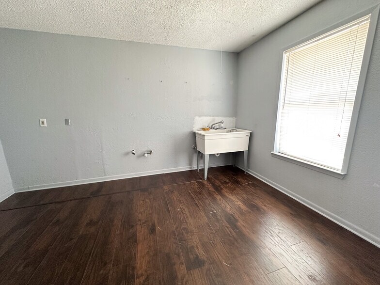 More Photos Of 2210 E Highway 190, Copperas Cove Freestanding For Sale