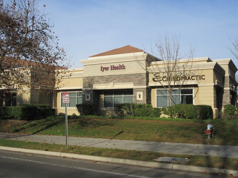 More Photos Of 1050 E Perrin Dr, Fresno Office For Lease