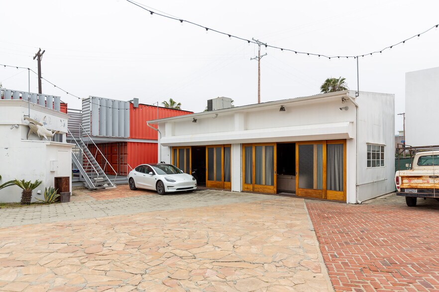 More Photos Of 891 Abbot Kinney Blvd, Venice Loft Creative Space For Sale