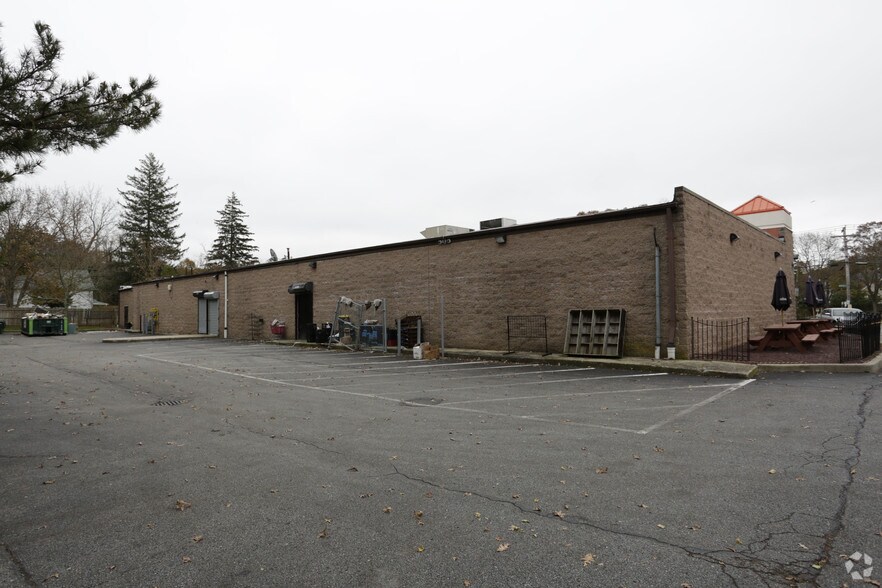 More Photos Of 279 Smithtown Blvd, Nesconset Freestanding For Lease