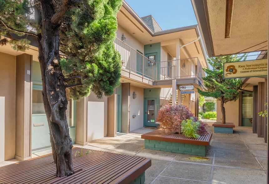 More Photos Of 26535 Carmel Rancho Blvd, Carmel Medical For Lease