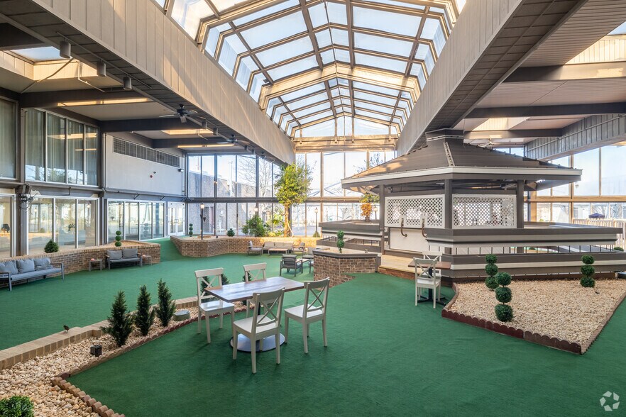 More Photos Of 148 Sheraton Dr, New Cumberland Apartments For Sale