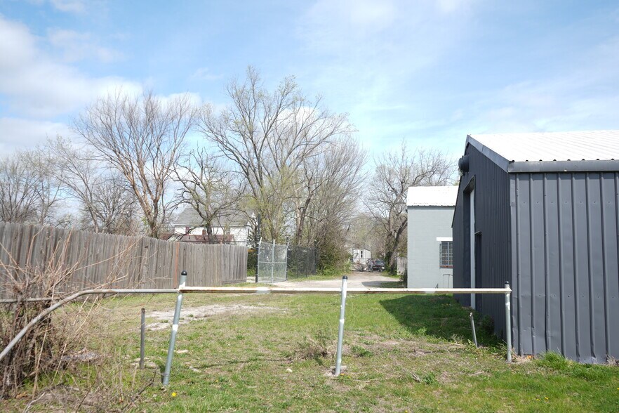 More Photos Of 3822 Bennington Ave, Kansas City Warehouse For Sale
