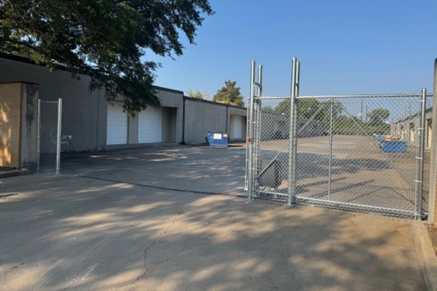 More Photos Of 1400 N Sam Houston Pky E, Houston Unknown For Lease