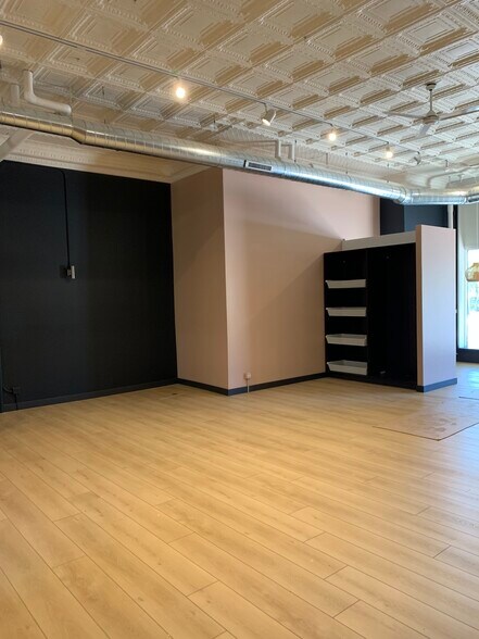 More Photos Of 6054-6056 N Broadway St, Chicago Storefront Retail Residential For Lease