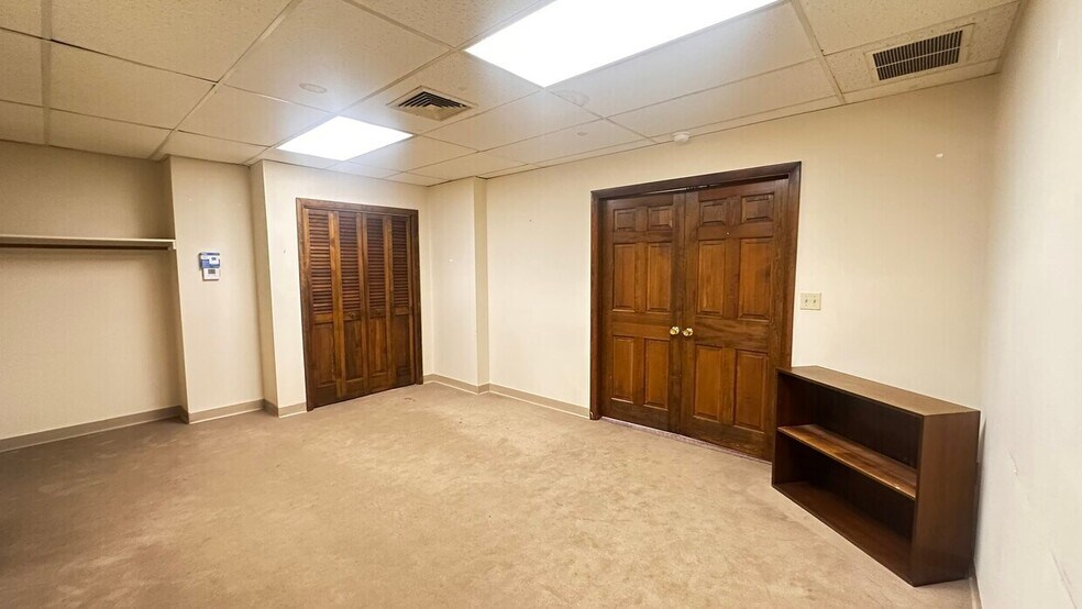 More Photos Of 155 Maple St, Springfield Medical For Lease