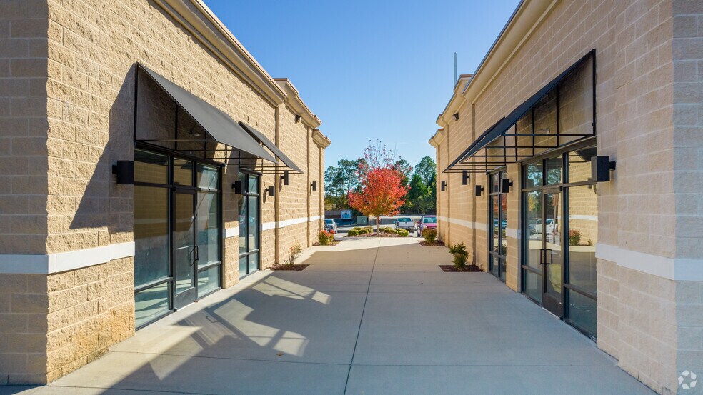 More Photos Of 3035-3039 Boone Trl, Fayetteville Unknown For Lease