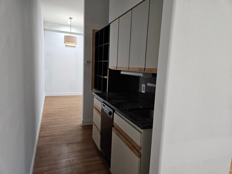 More Photos Of 5820 Gratiot Rd, Saginaw Office For Sale