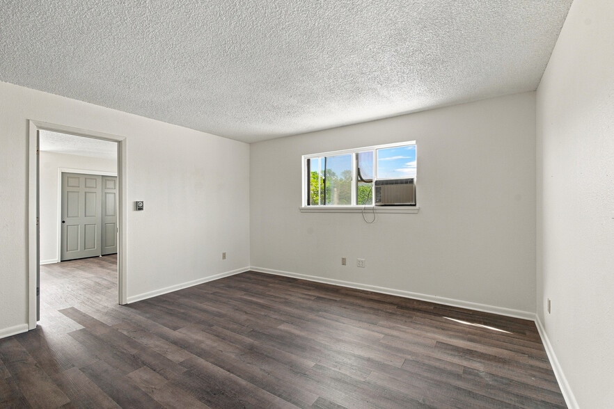 More Photos Of 1525 Pacheco St, Santa Fe Self Storage For Sale