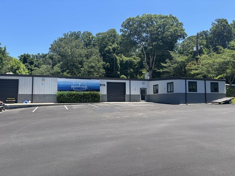 More Photos Of 3865 Sweeten Creek Rd, Arden Light Distribution For Lease