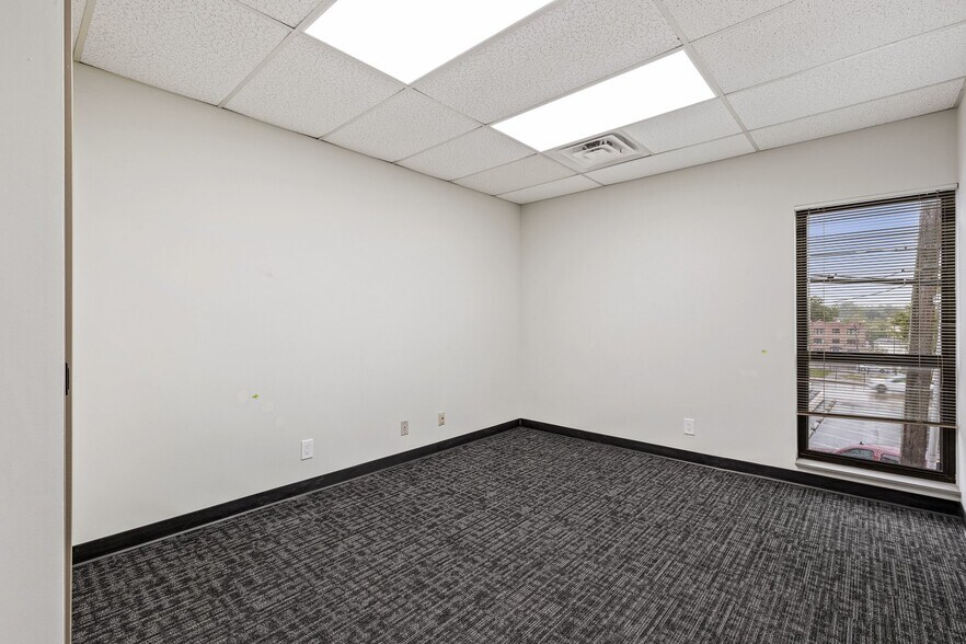 More Photos Of 1515 S Boulder Ave, Tulsa Office For Lease