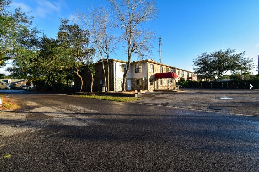 More Photos Of 911 Mar Walt Dr, Fort Walton Beach Office For Lease