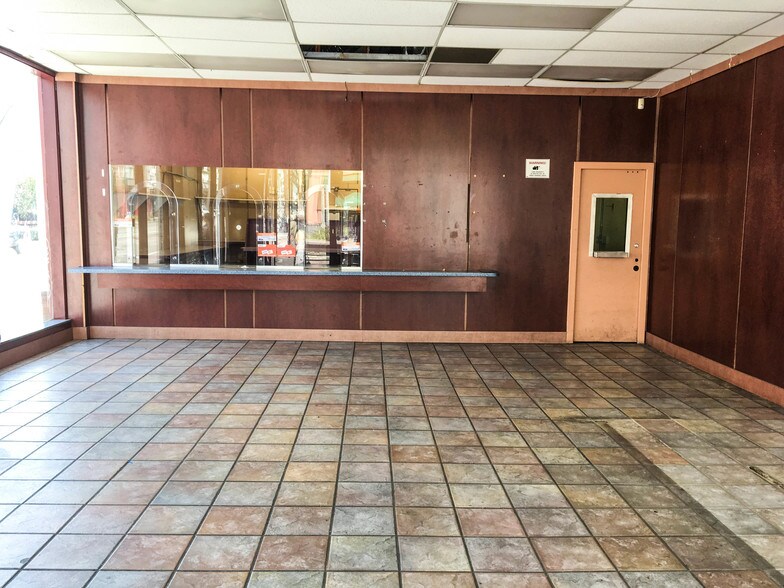 More Photos Of 302 W 4th St, Santa Ana Storefront Retail Office For Sale