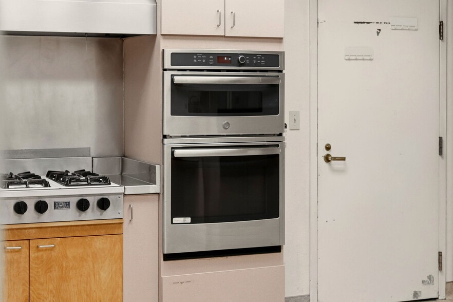 More Photos Of 24954 Cypress Ave, Hayward Multifamily For Sale