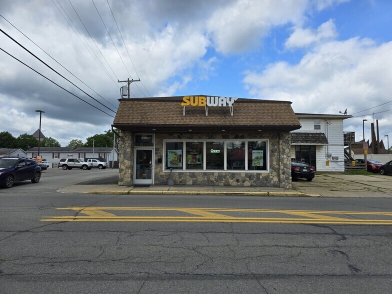 Primary Photo Of 36 S 8th Ave, Clarion Fast Food For Sale