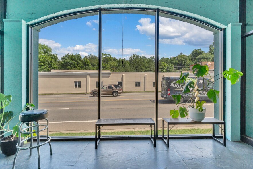 More Photos Of 2601 Franklin Rd, Roanoke Freestanding For Sale