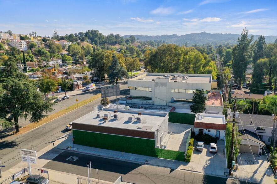 More Photos Of 5325 Topanga Canyon Blvd, Woodland Hills Office Residential For Lease