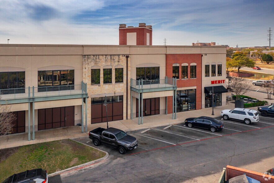 More Photos Of 700 E Sonterra Blvd, San Antonio Unknown For Lease